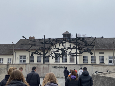 Exkursion der Klassen 9 zur KZ- Gedenkstätte Dachau